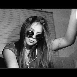 Meet your Posher, Carlee